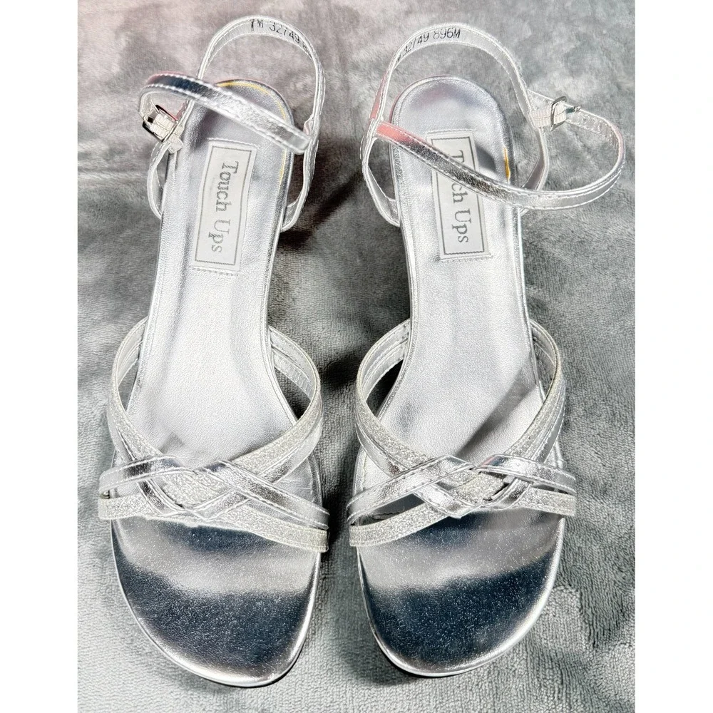 Touch Ups Melanie Womens 7 Silver Strappy Kitten Heel Sandals